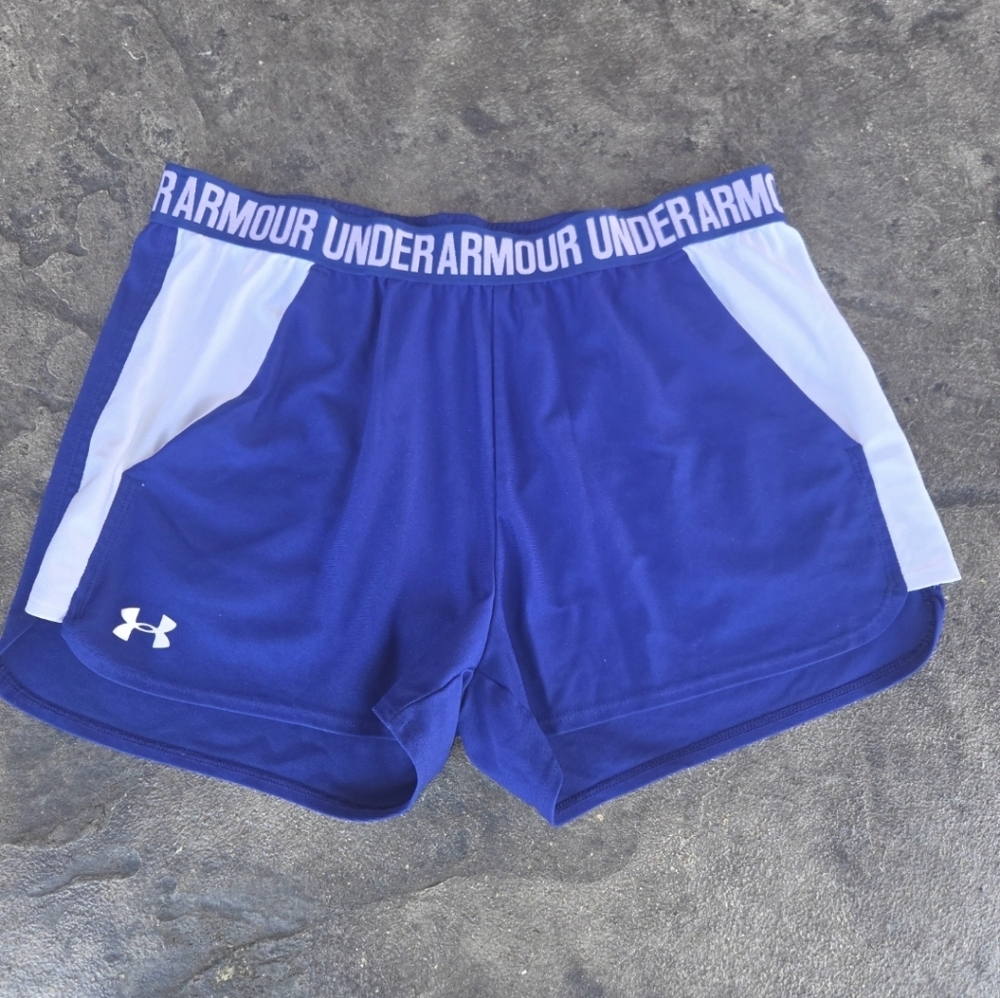 Under Armour Juniors Size XL/Women's Athletic Shorts in Blue and White